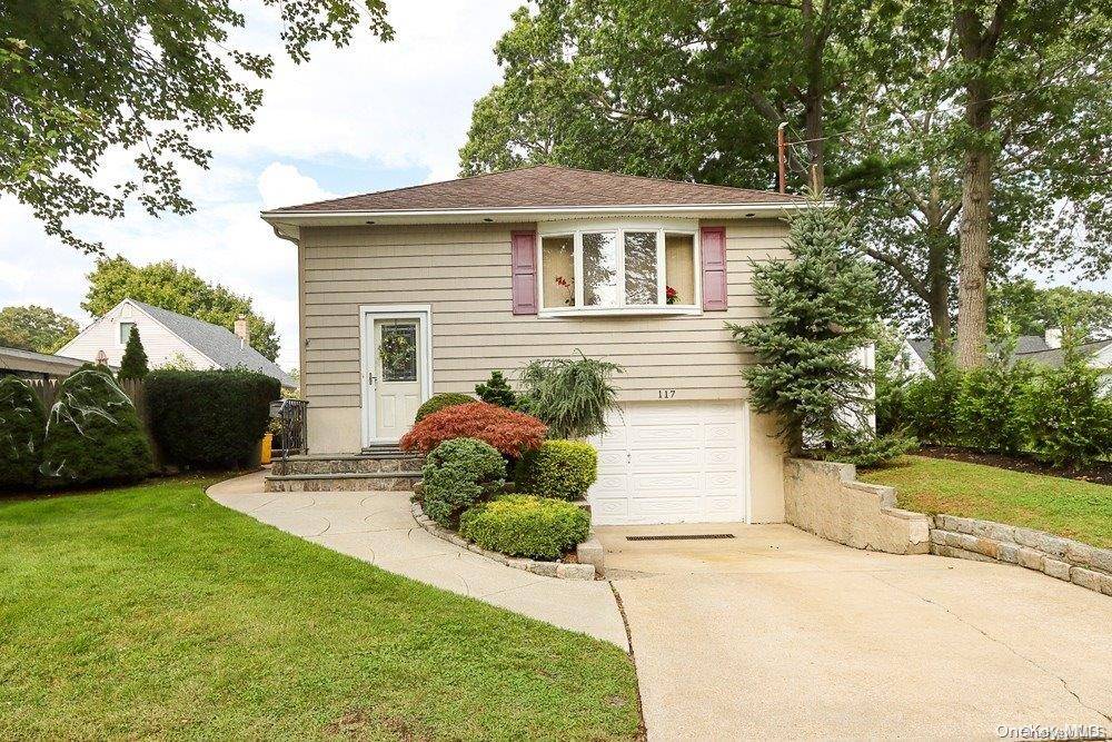 Massapequa Park, NY 11762,117 Spruce ST