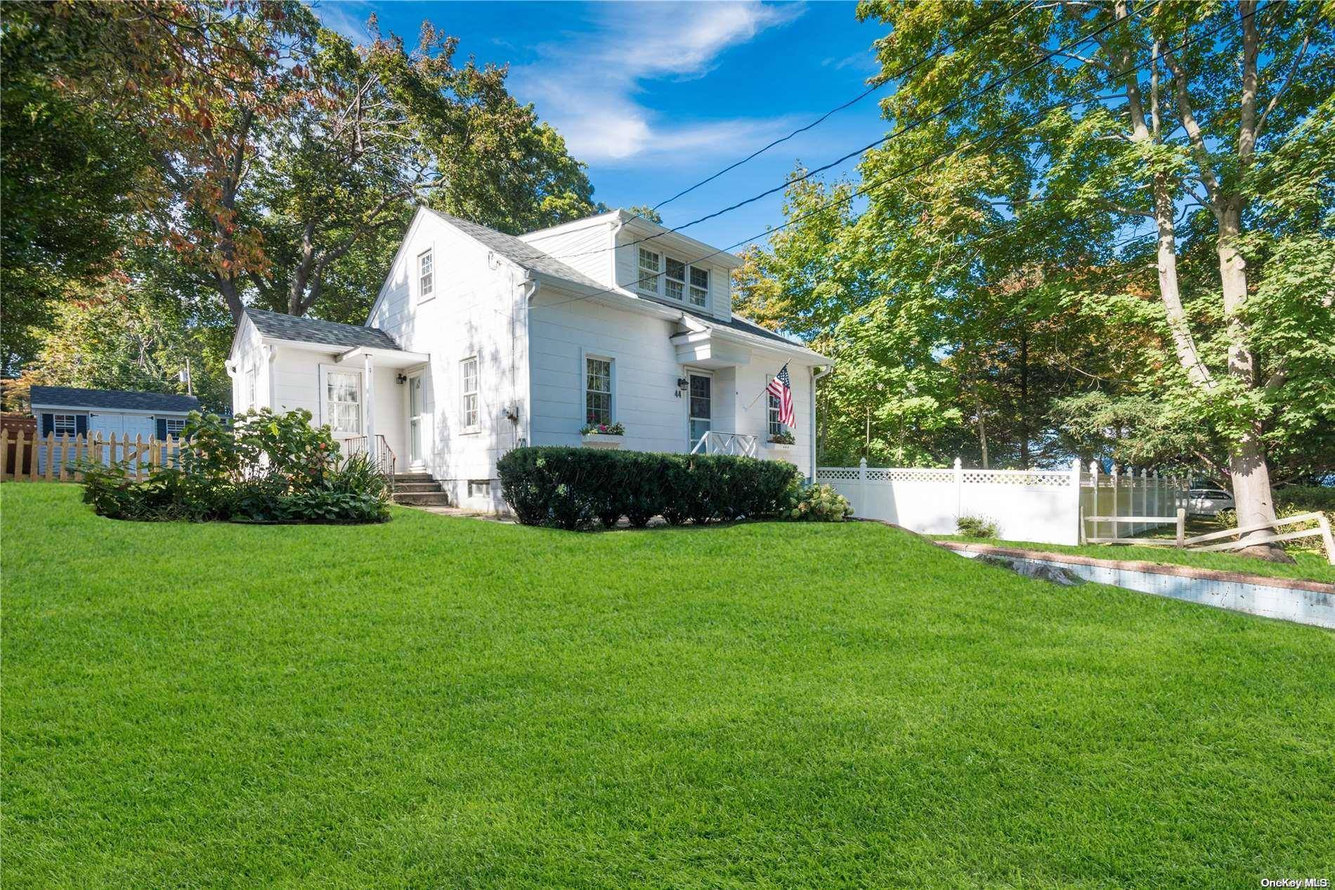 Sound Beach, NY 11789,44 Amagansett DR