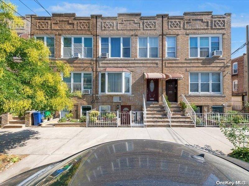 Glendale, NY 11385,70-39 64 PL