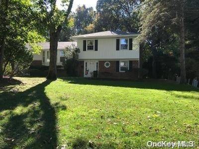 Smithtown, NY 11787,6 Thrush DR