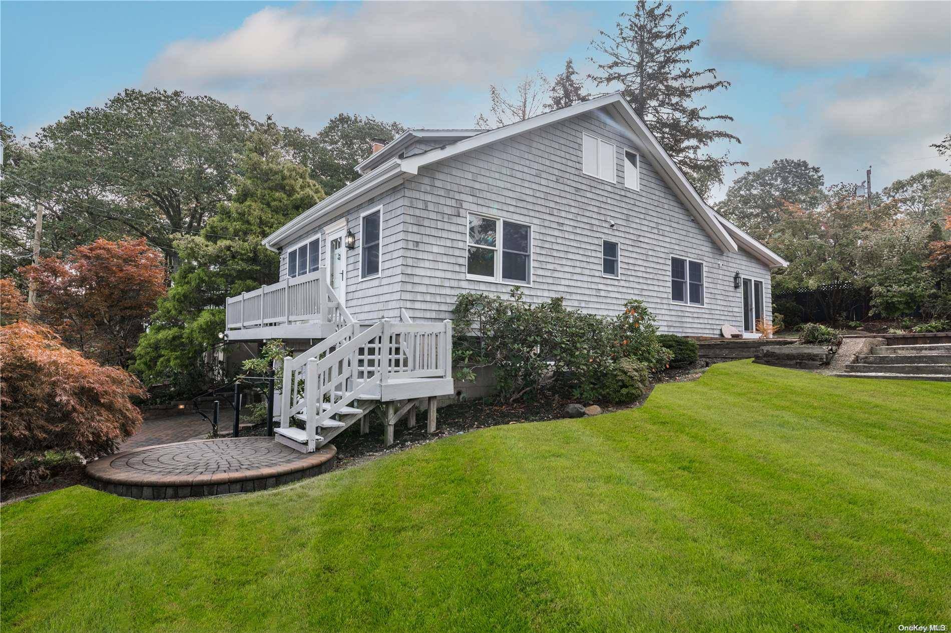 Huntington, NY 11743,20 Fairchild ST