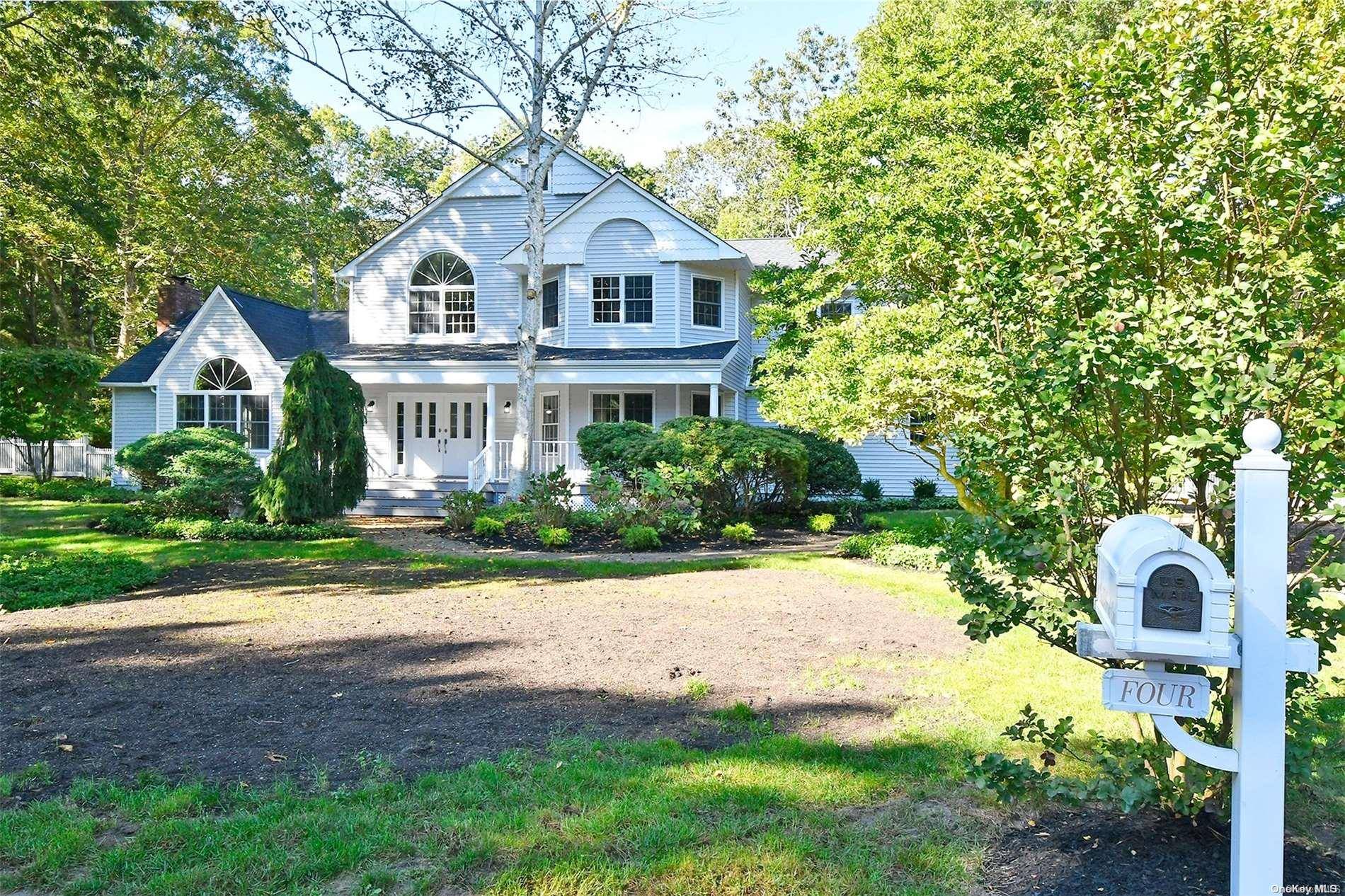 Manorville, NY 11949,4 Saddlebrook CT
