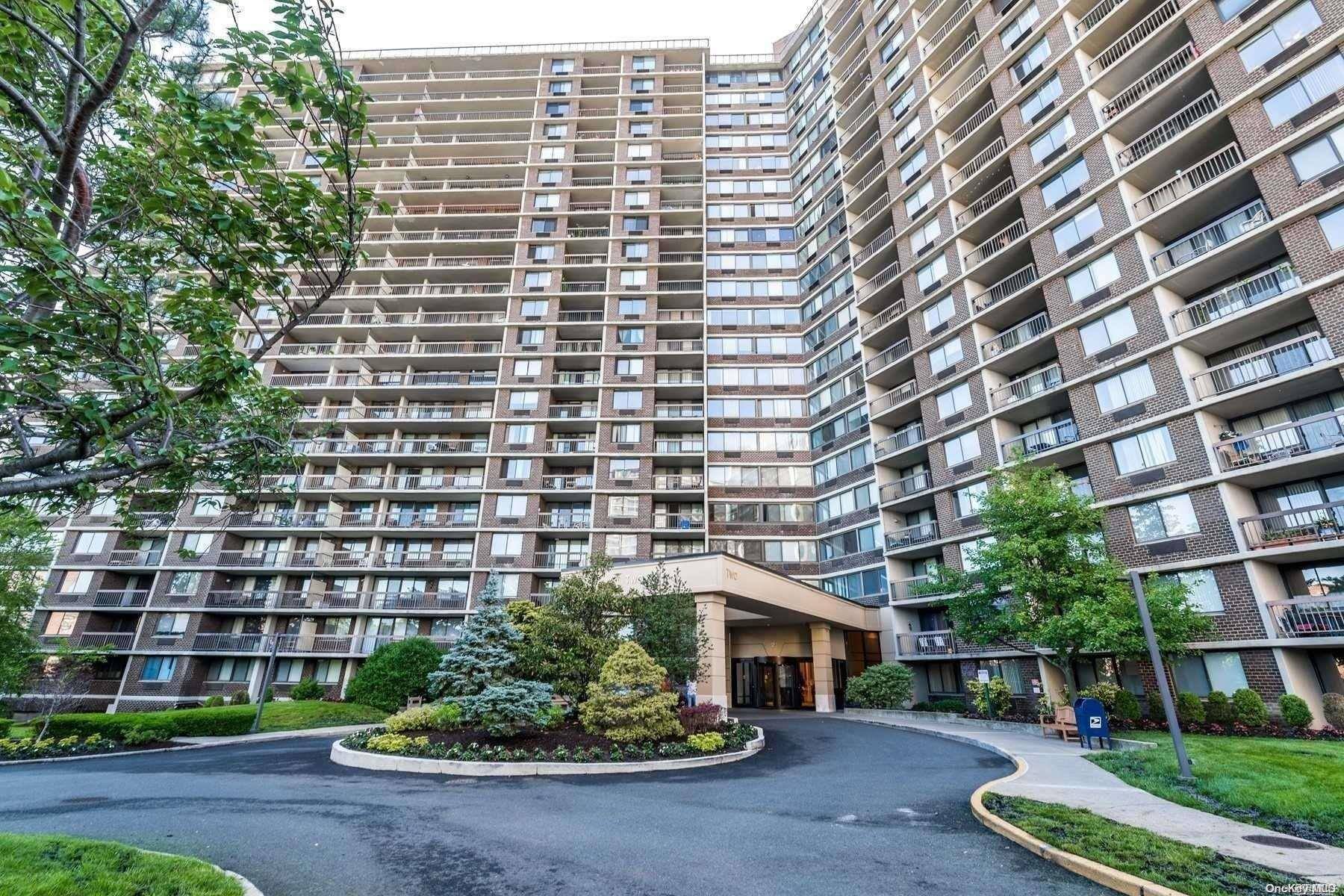 Bayside, NY 11360,2 Bay Club DR #9N