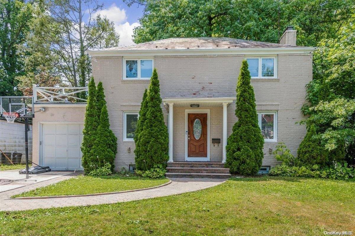 Great Neck, NY 11023,40 Bellingham LN