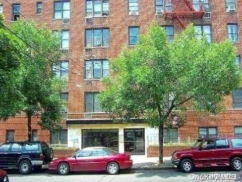 Elmhurst, NY 11373,92-29 Lamont Avenue #7J