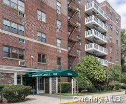 Howard Beach, NY 11414,85-10 151 AVE #6B