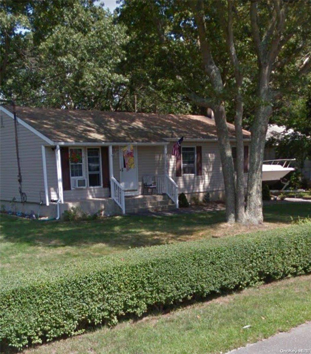 Shirley, NY 11967,165 Parkwood DR