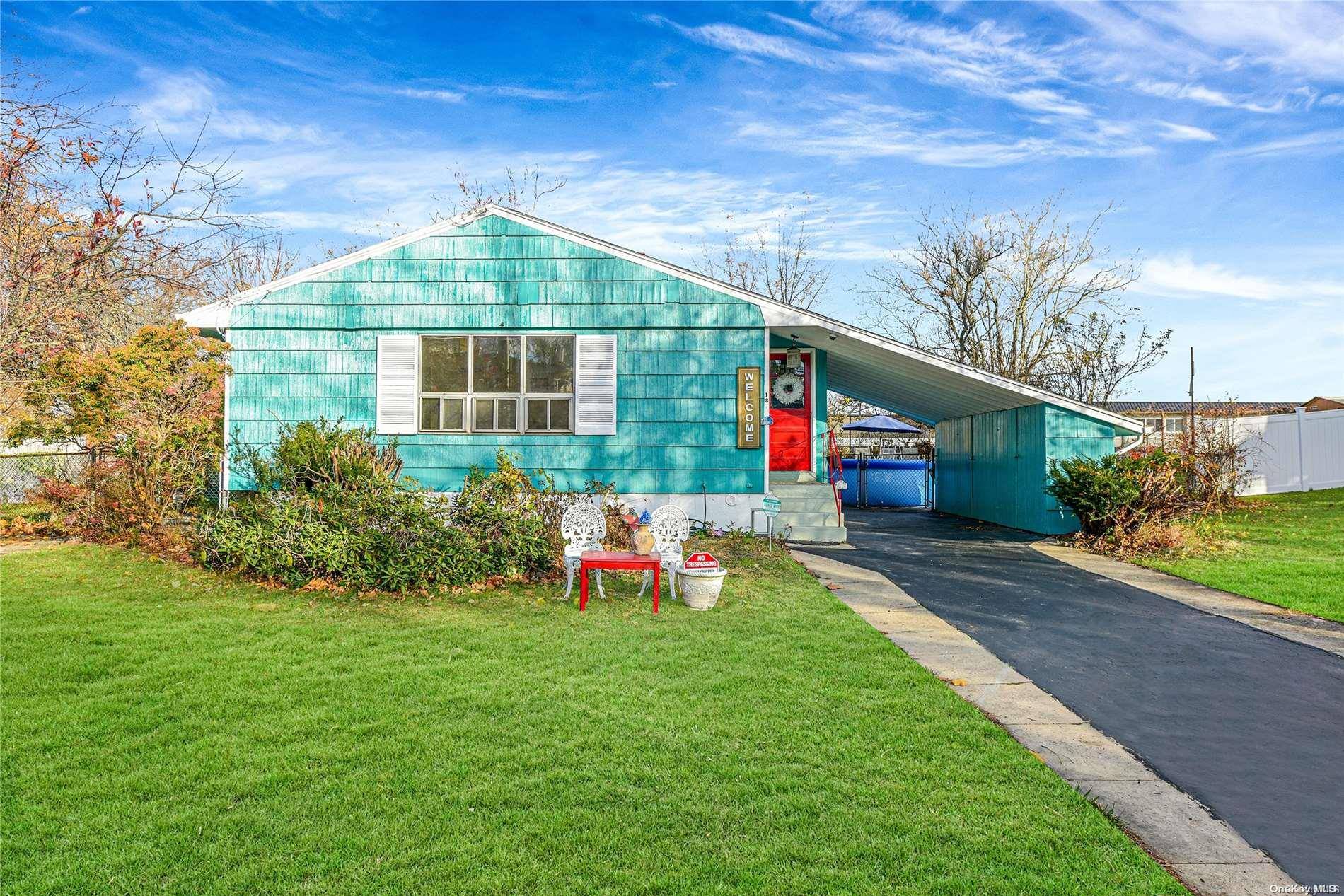 Centereach, NY 11720,18 Taylor AVE