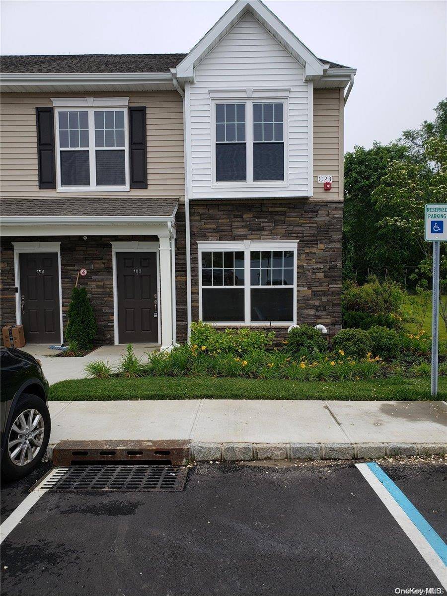 Central Islip, NY 11722,725 Eastview DR #183