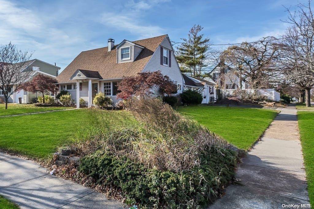 East Rockaway, NY 11518,29 Hewlett Point AVE