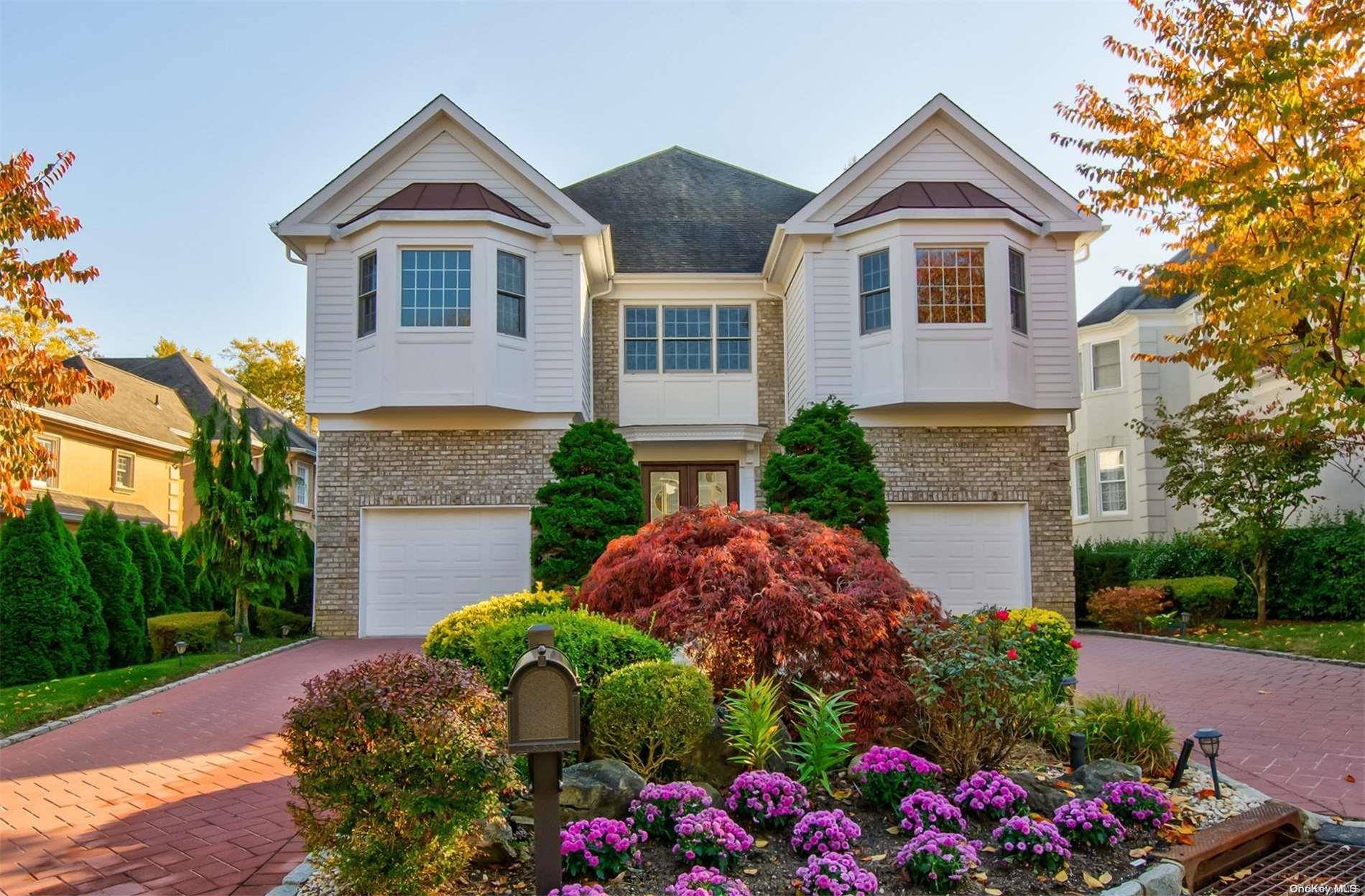 Manhasset, NY 11030,58 Stone Hill DR