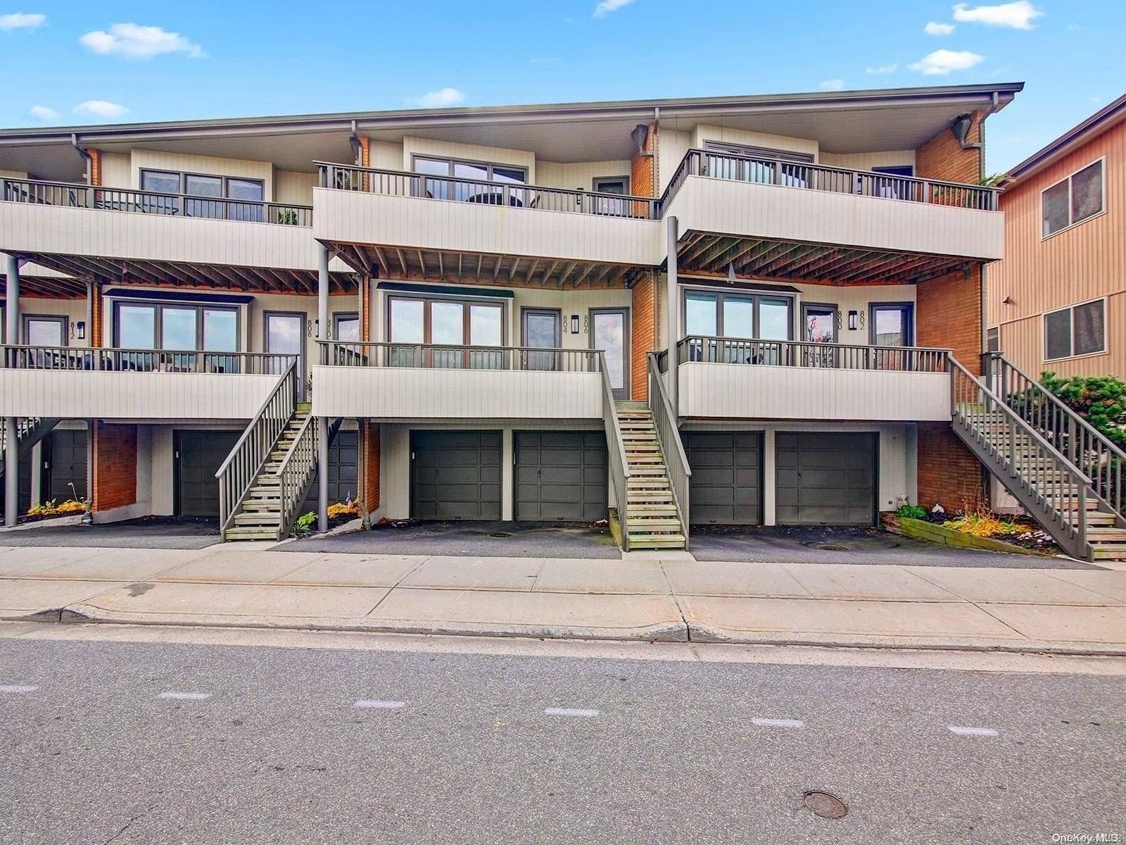 Long Beach, NY 11561,806 E Broadway #Upper