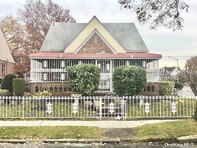Cambria Heights, NY 11411,115-59 226th ST