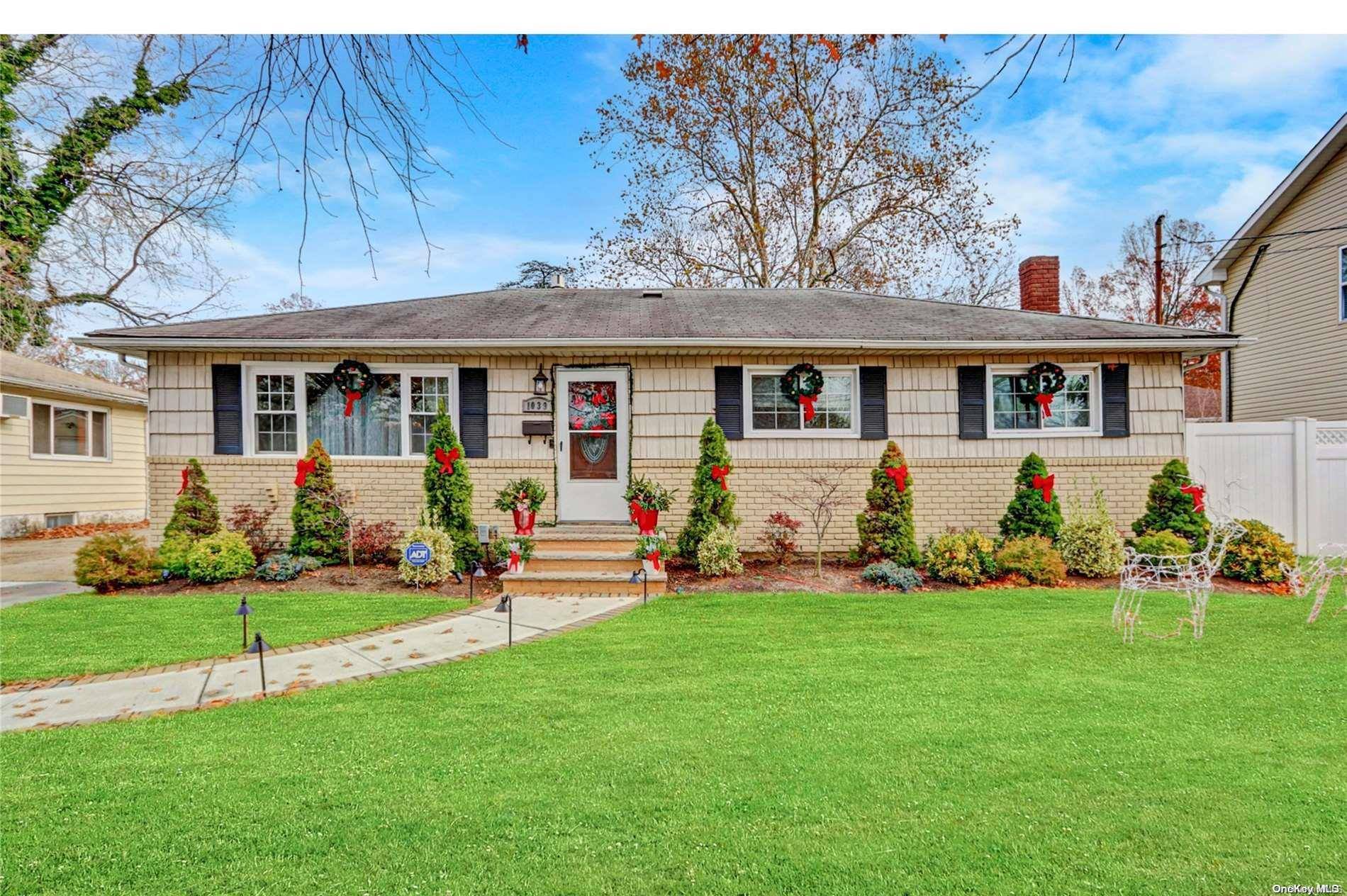 West Hempstead, NY 11552,1039 Owasco RD