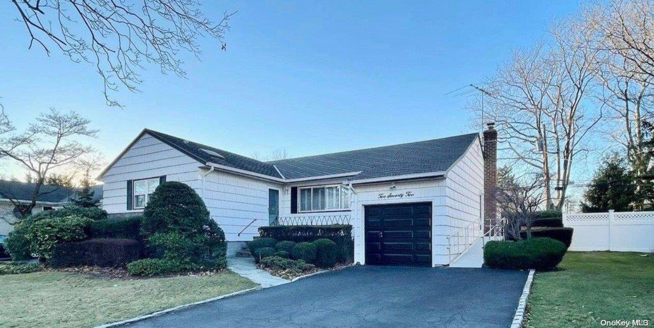 North Woodmere, NY 11581,272 Hungry Harbor RD