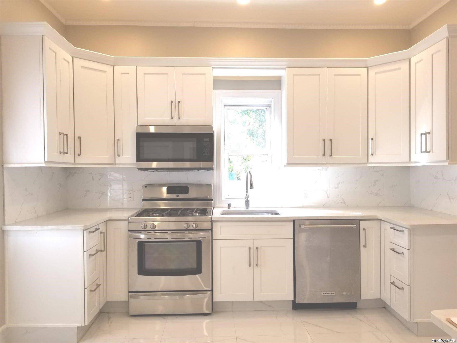 Lynbrook, NY 11563,14 Lynbrook AVE