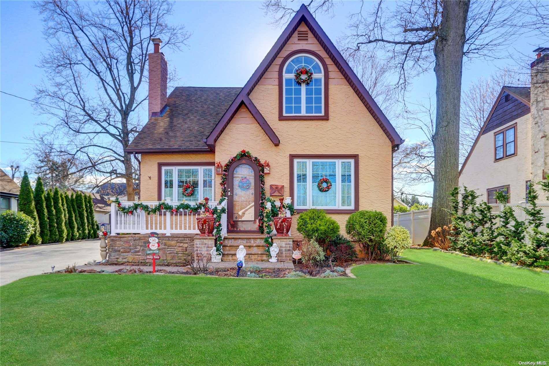 North Baldwin, NY 11510,590 Emerson AVE