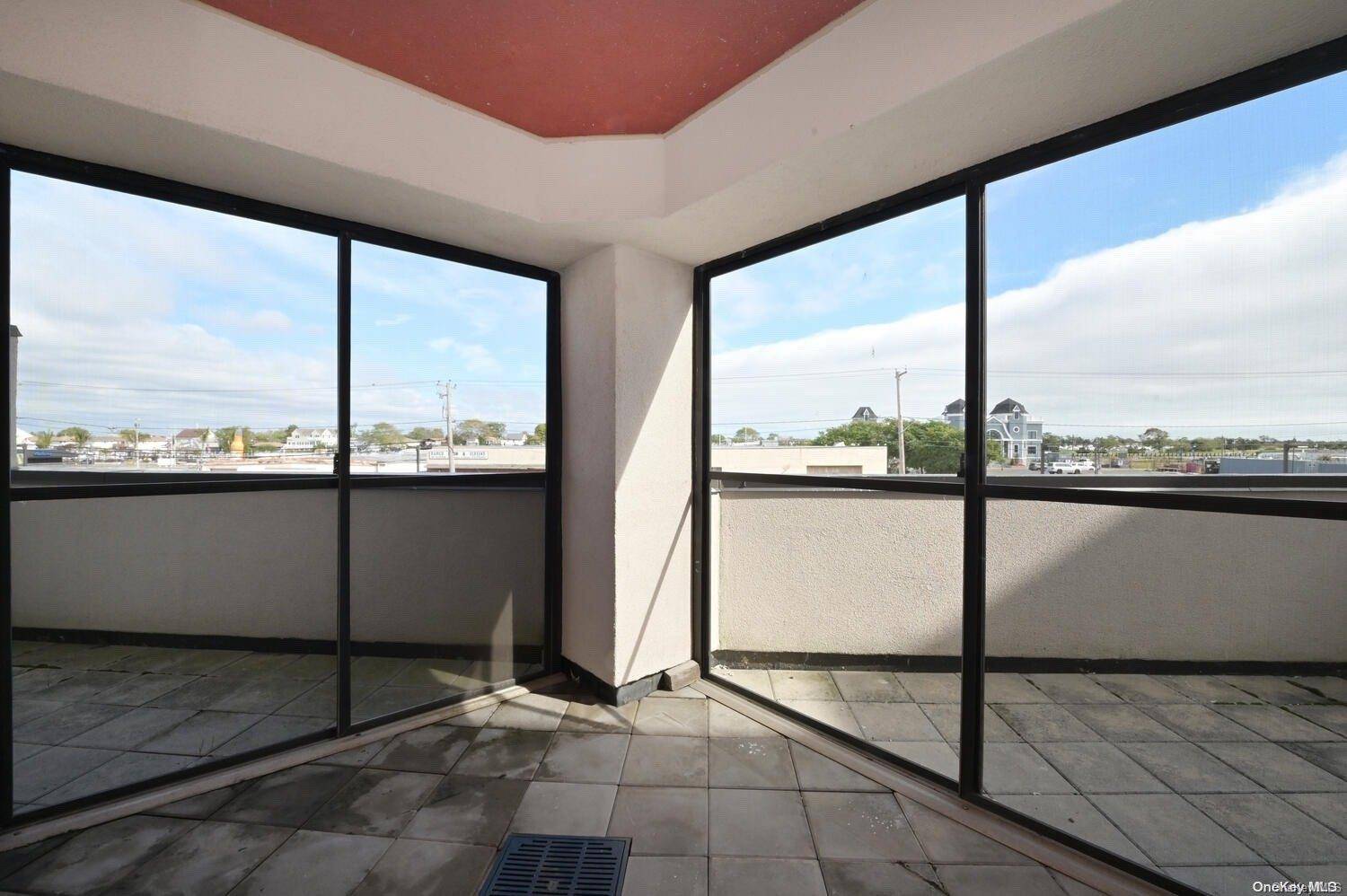 Freeport, NY 11520,725 Miller AVE #220