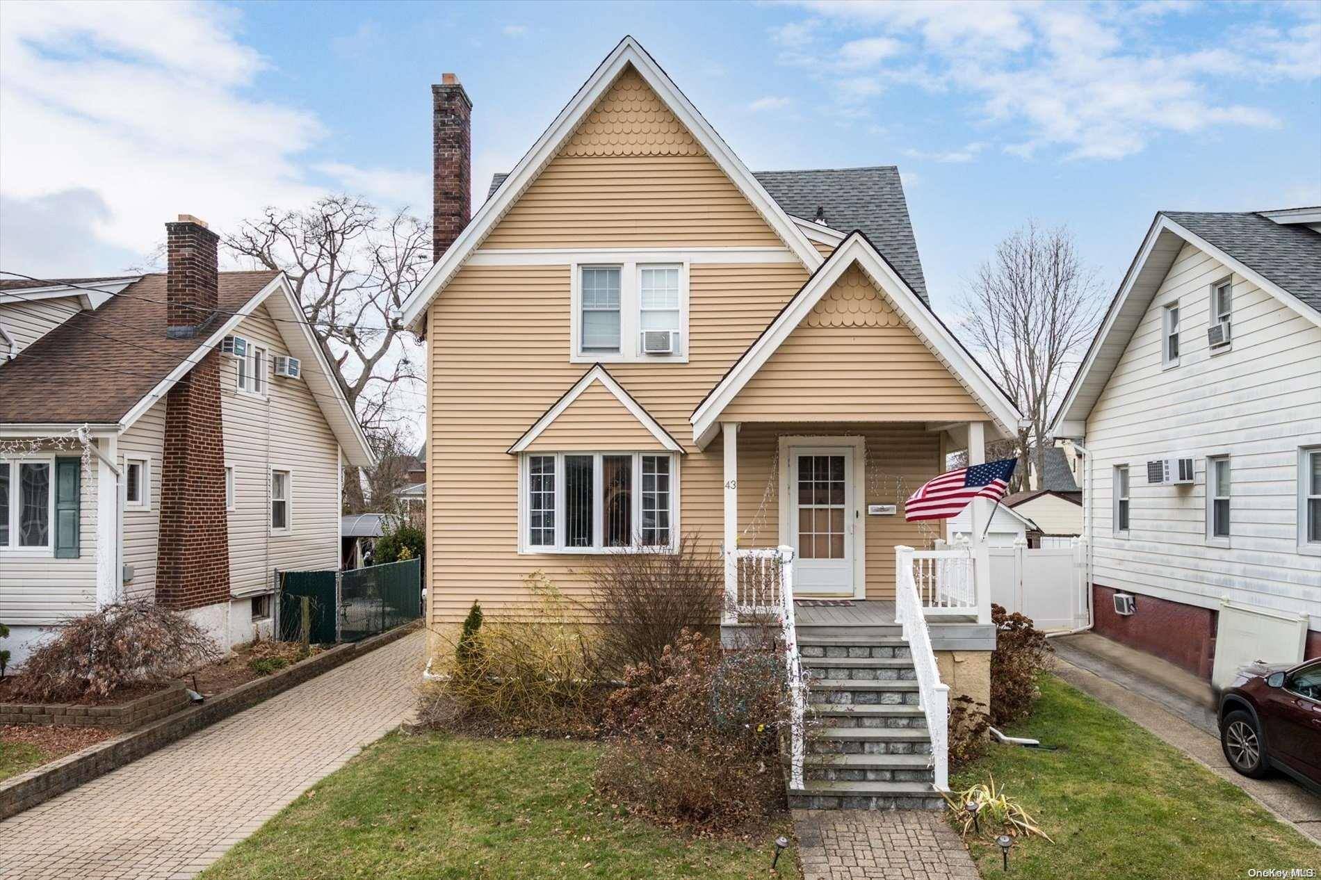 East Rockaway, NY 11518,43 Waldo AVE