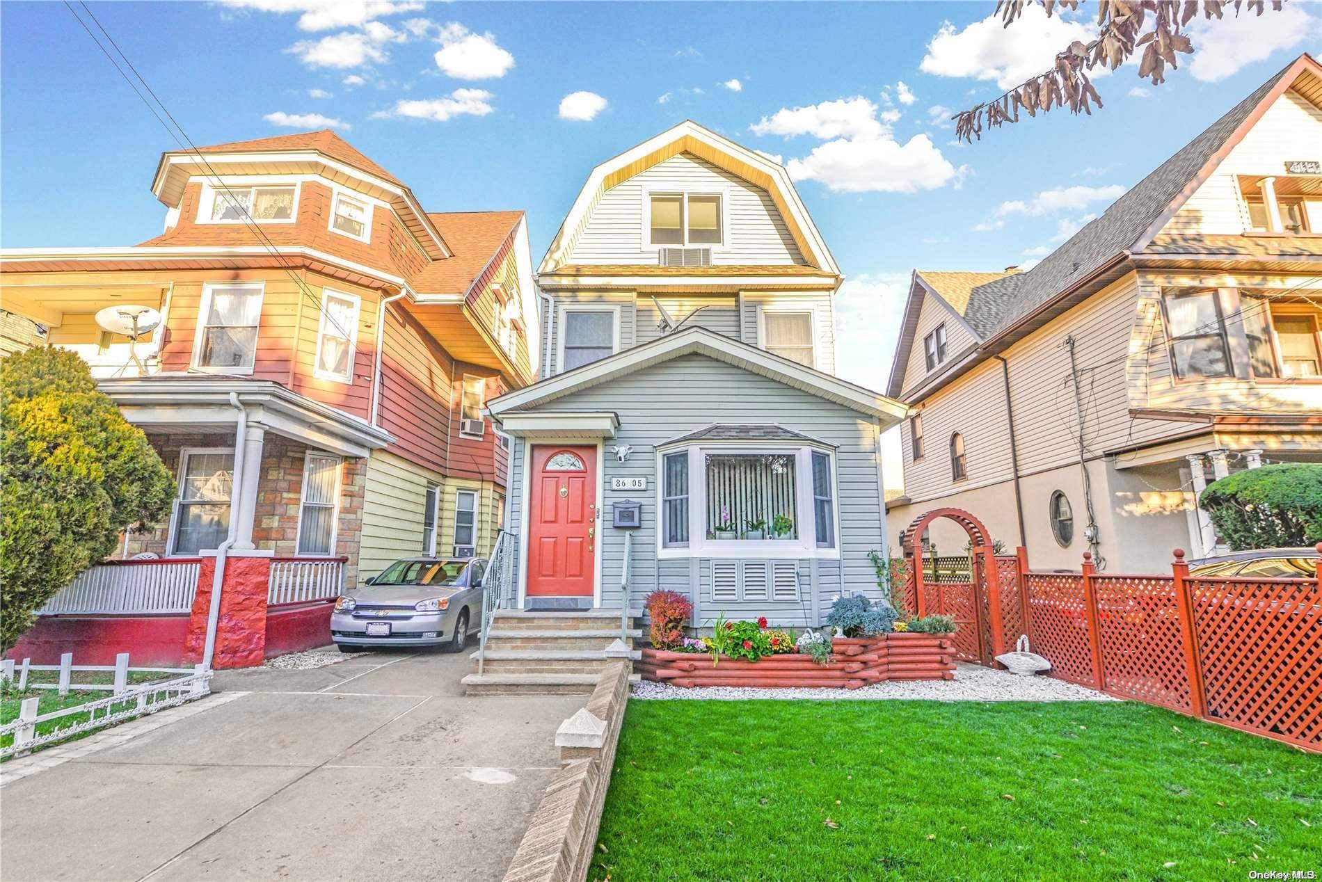 Richmond Hill, NY 11418,86-05 115th ST