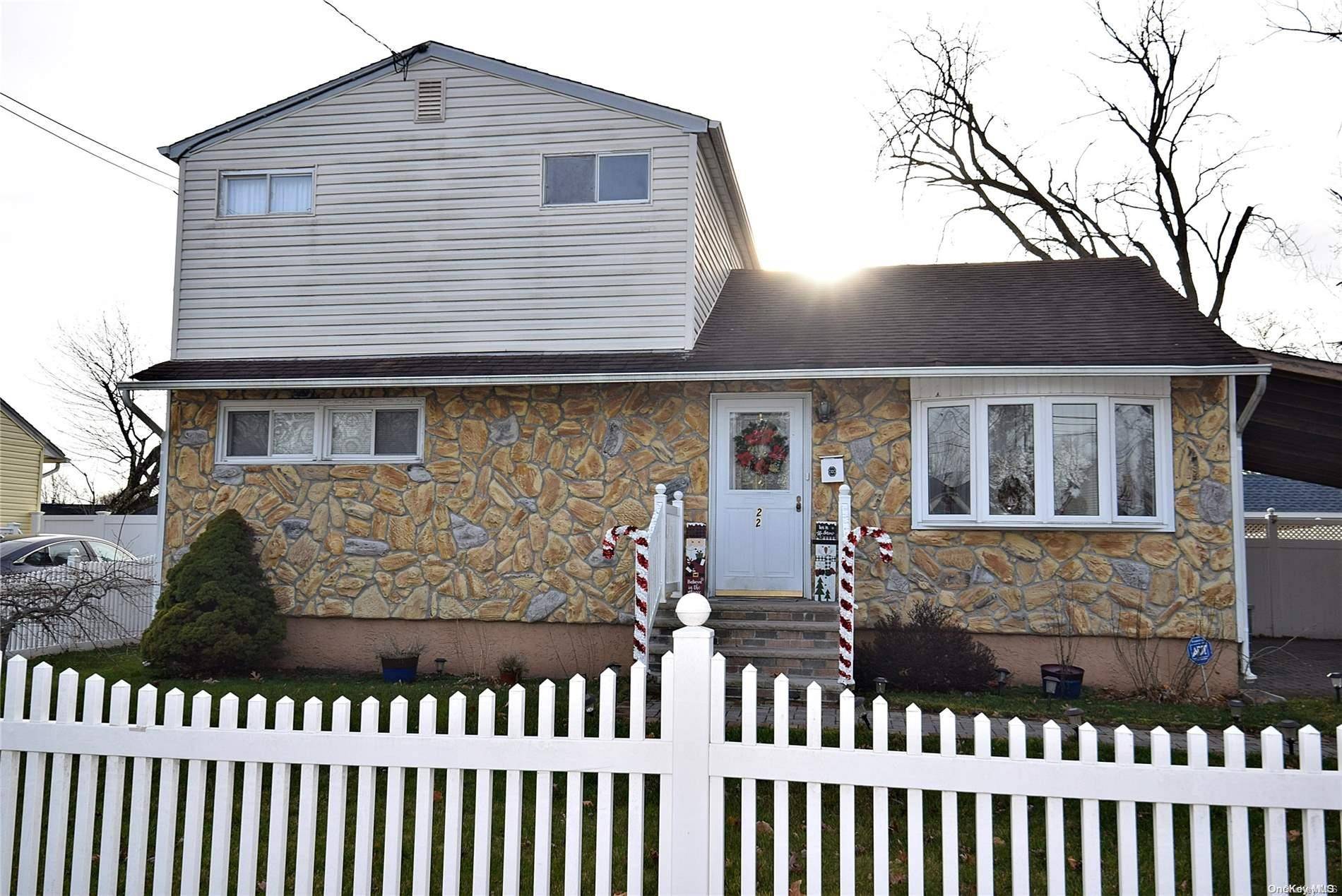 Amityville, NY 11701,22 Essen DR