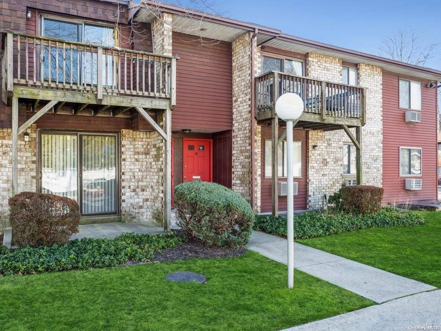 Patchogue, NY 11772,263 River Ave #11