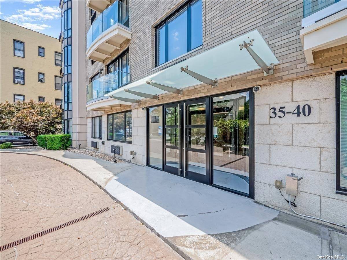 Astoria, NY 11106,35-40 30 ST #1L