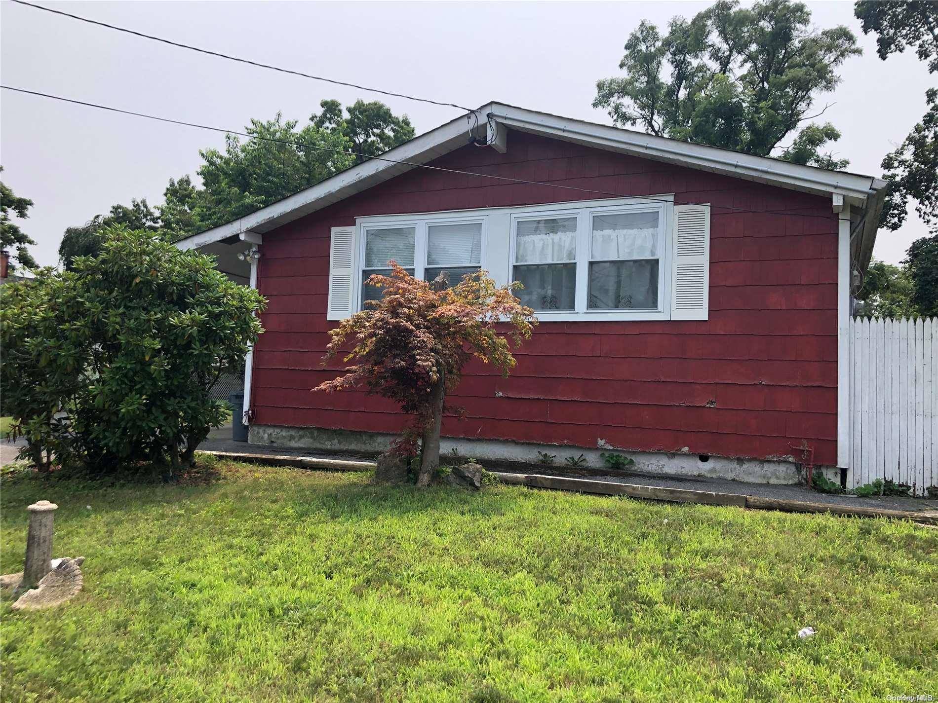 Central Islip, NY 11722,44 Hackmatac ST