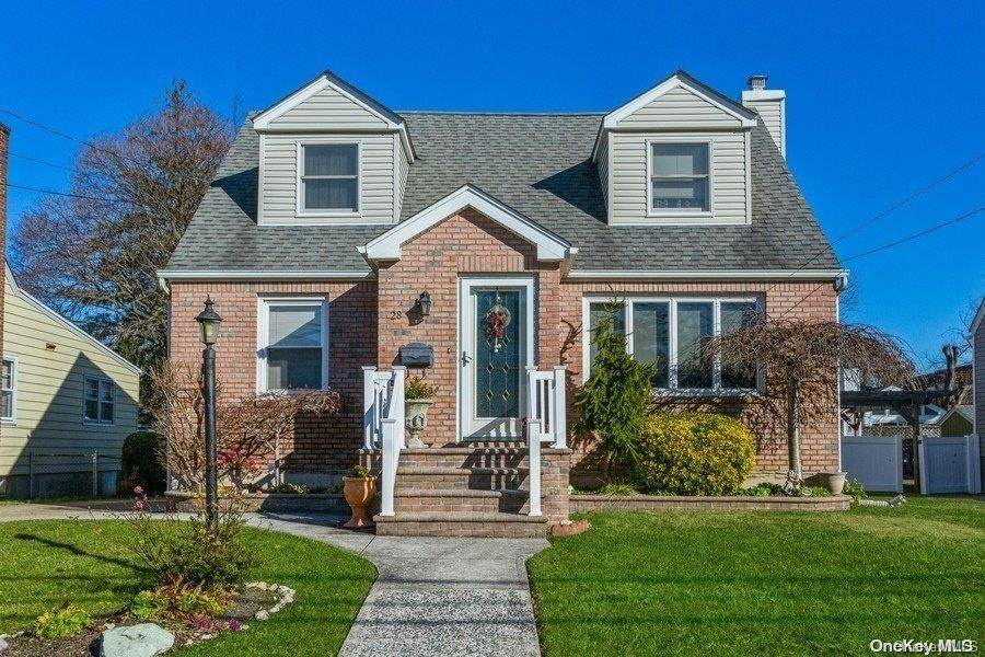 Hewlett, NY 11557,28 Avalon RD