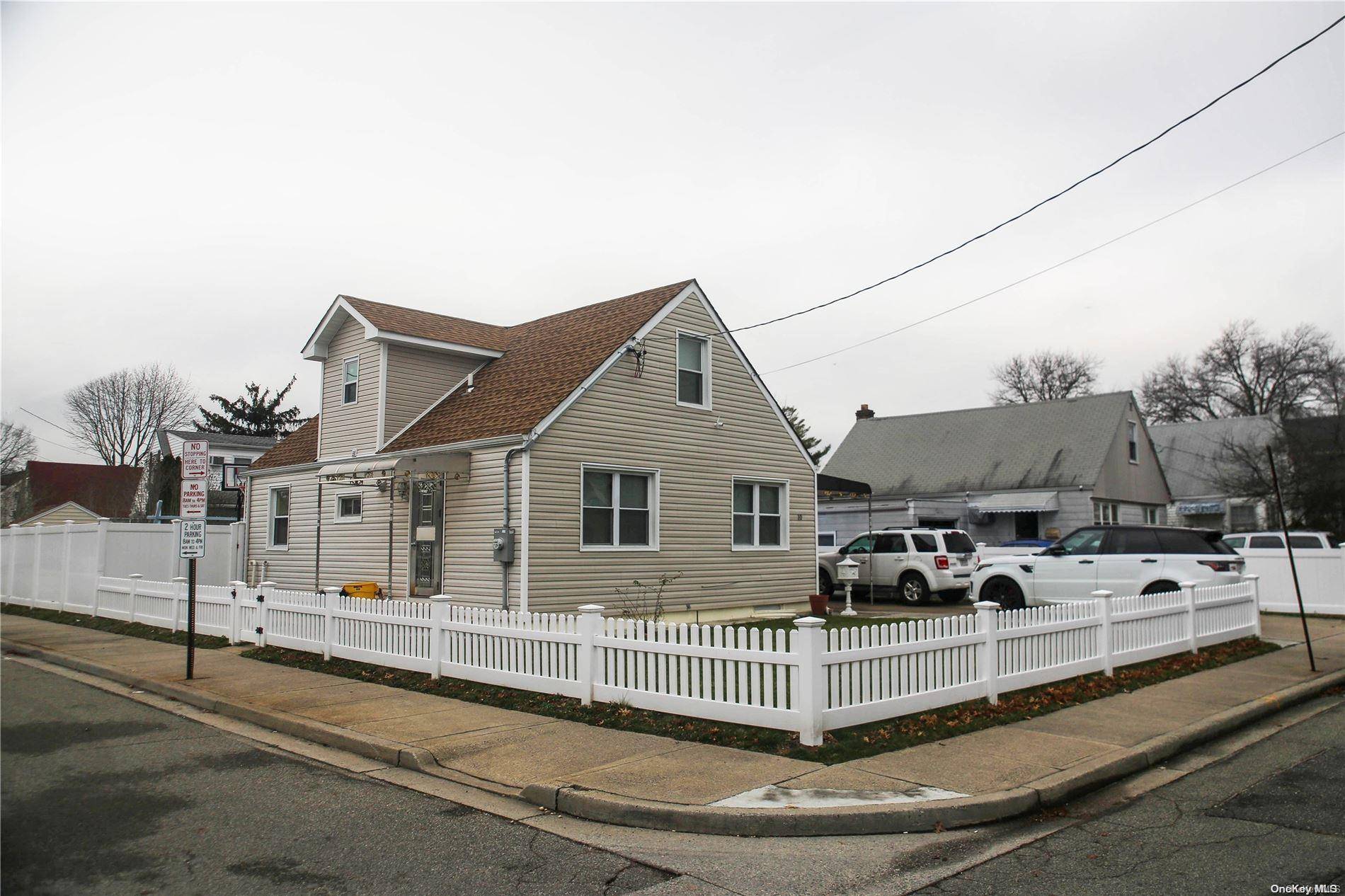 Hicksville, NY 11801,10 Milton ST