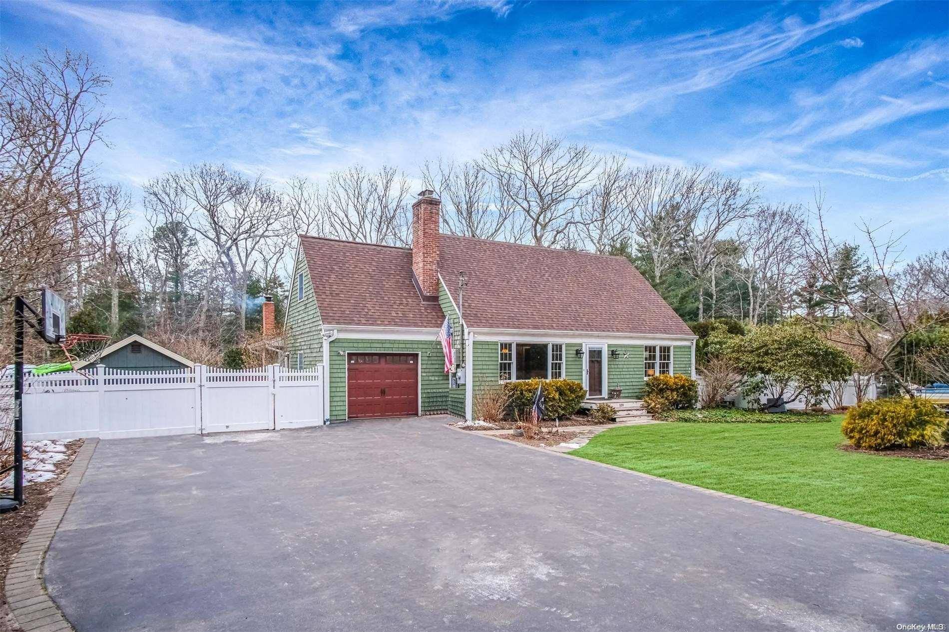 Wading River, NY 11792,109 Josephine DR