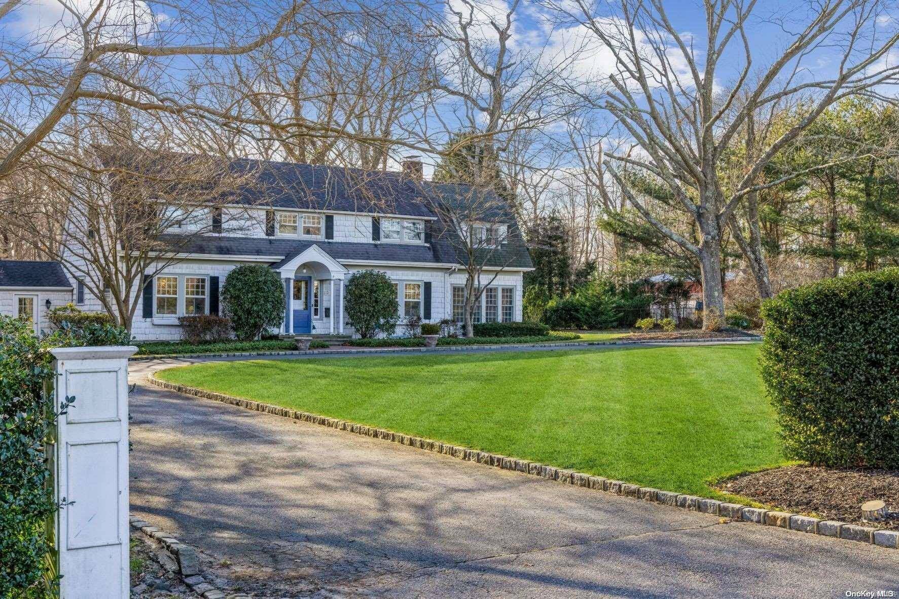 East Patchogue, NY 11772,232 S Country RD