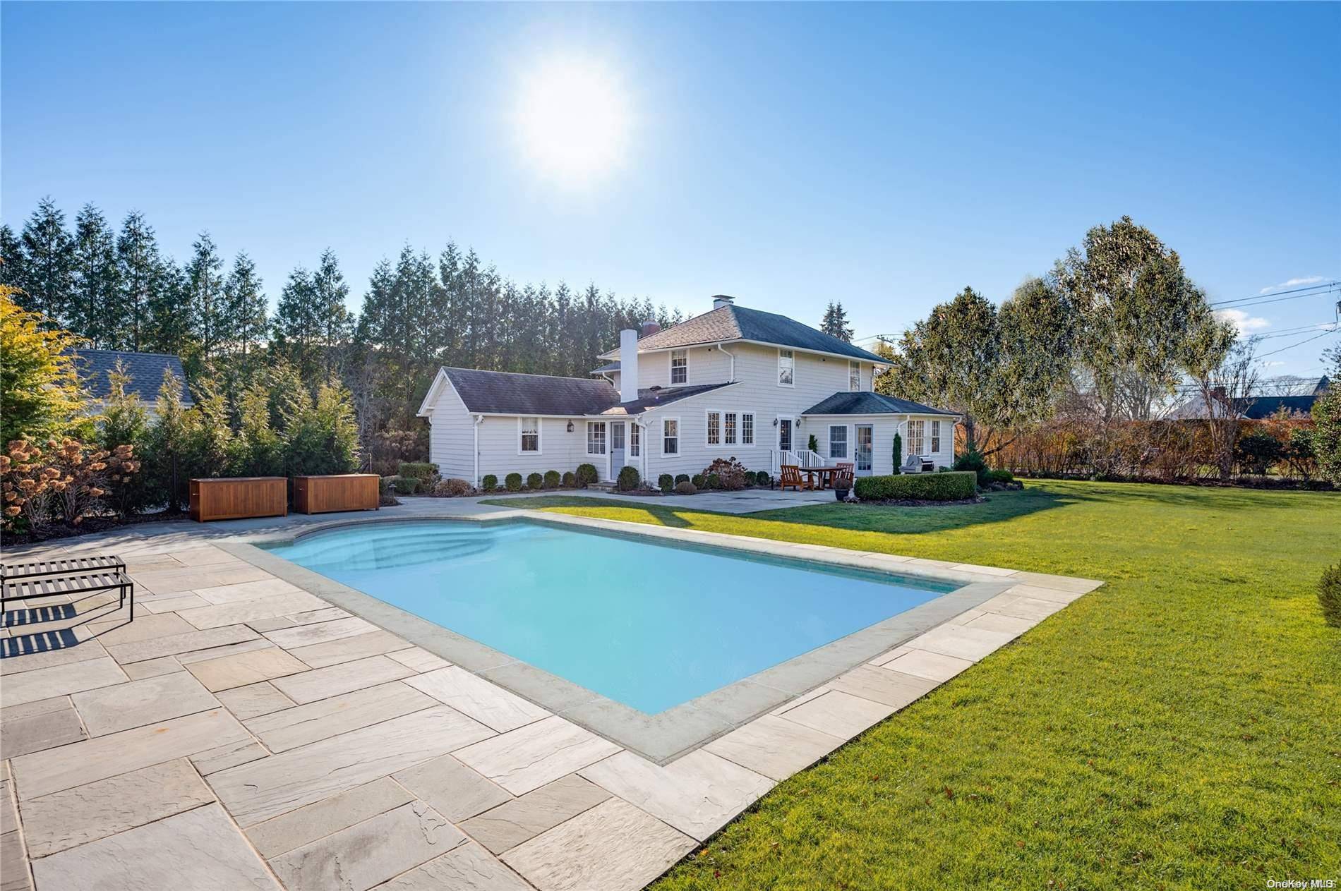 Westhampton Beach, NY 11978,22 Beach RD