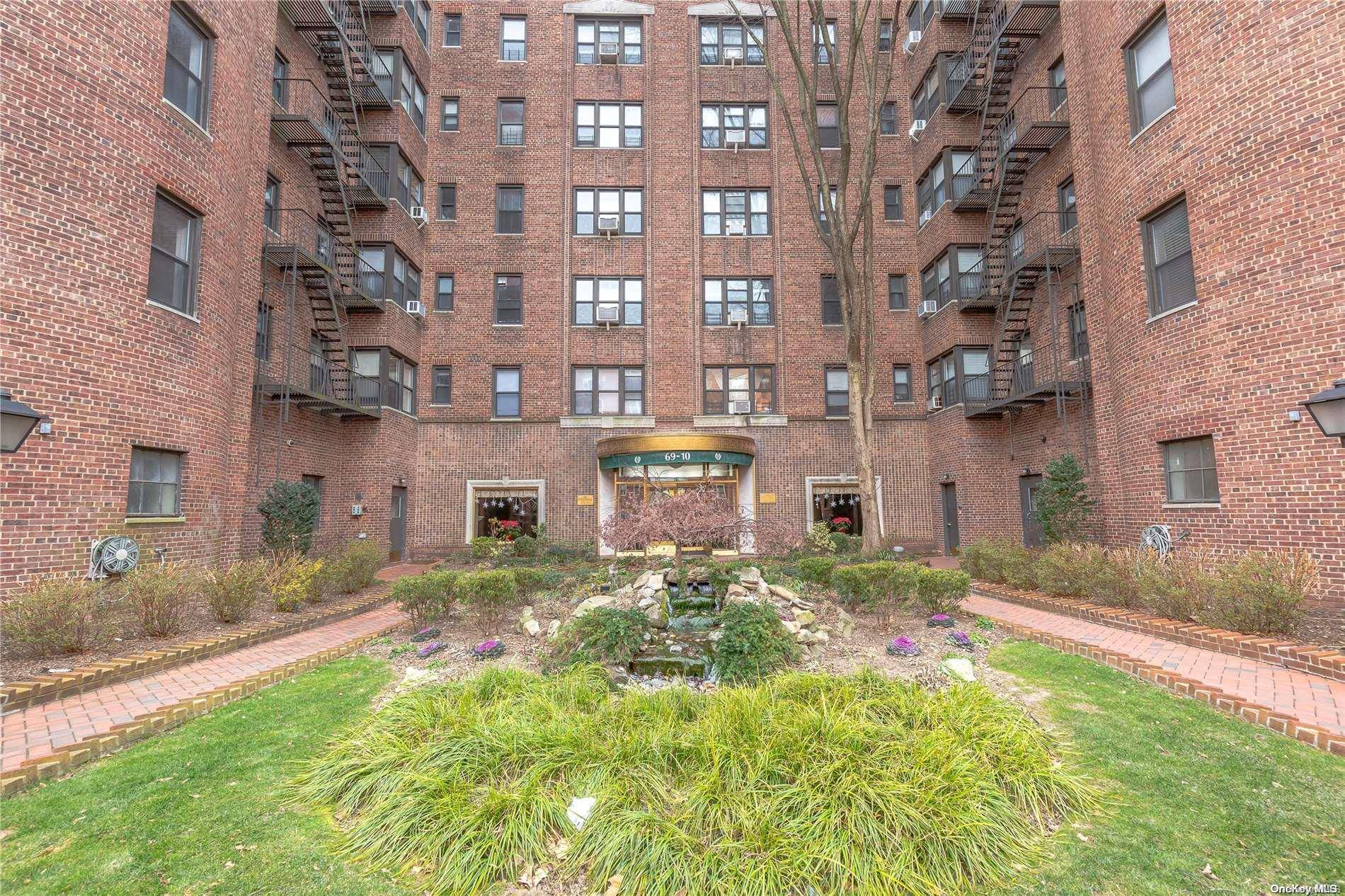 Forest Hills, NY 11375,69-10 Yellowstone BLVD #518