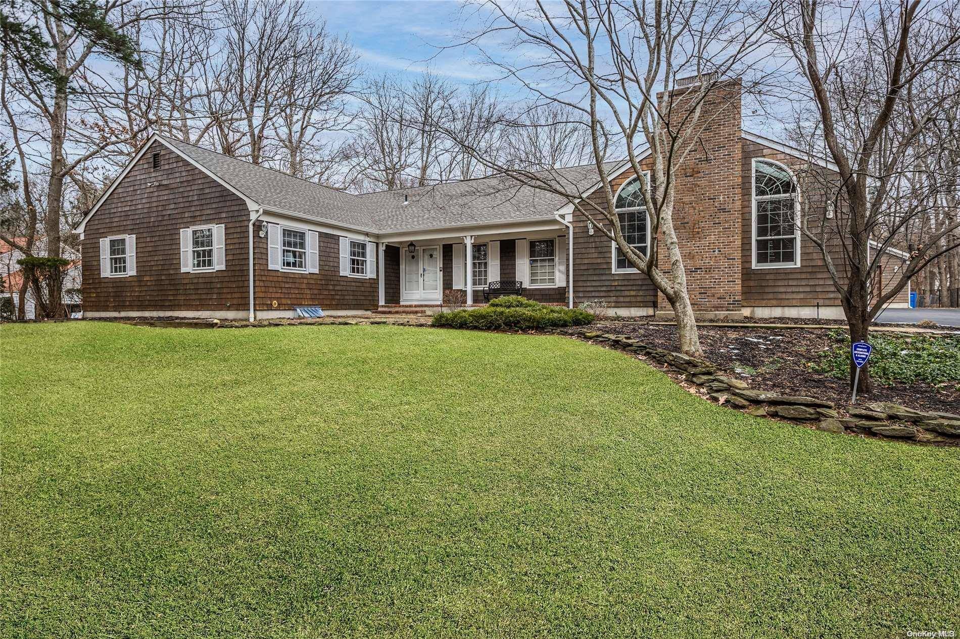 Shoreham, NY 11786,10 Ashley LN