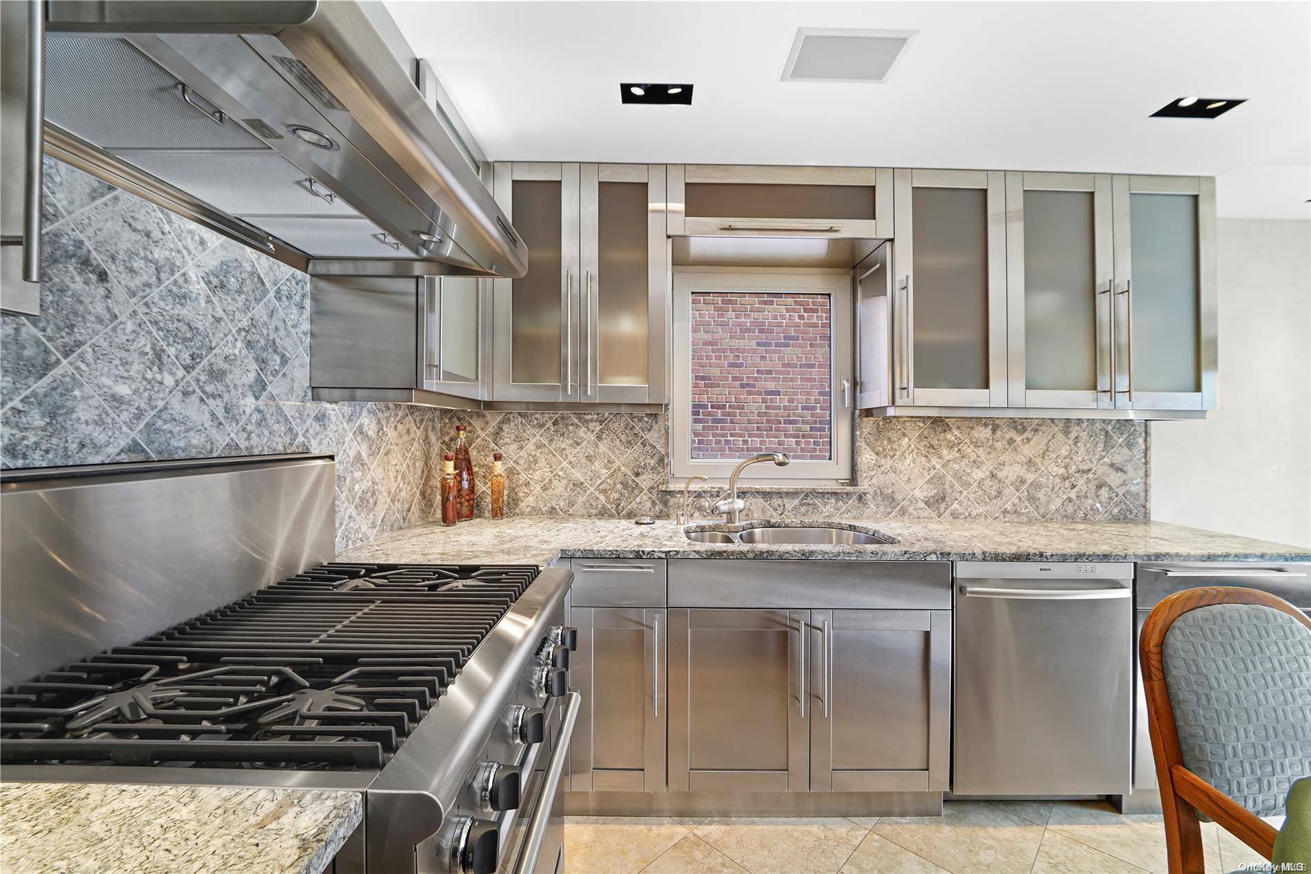 Whitestone, NY 11357,154-29 19th AVE