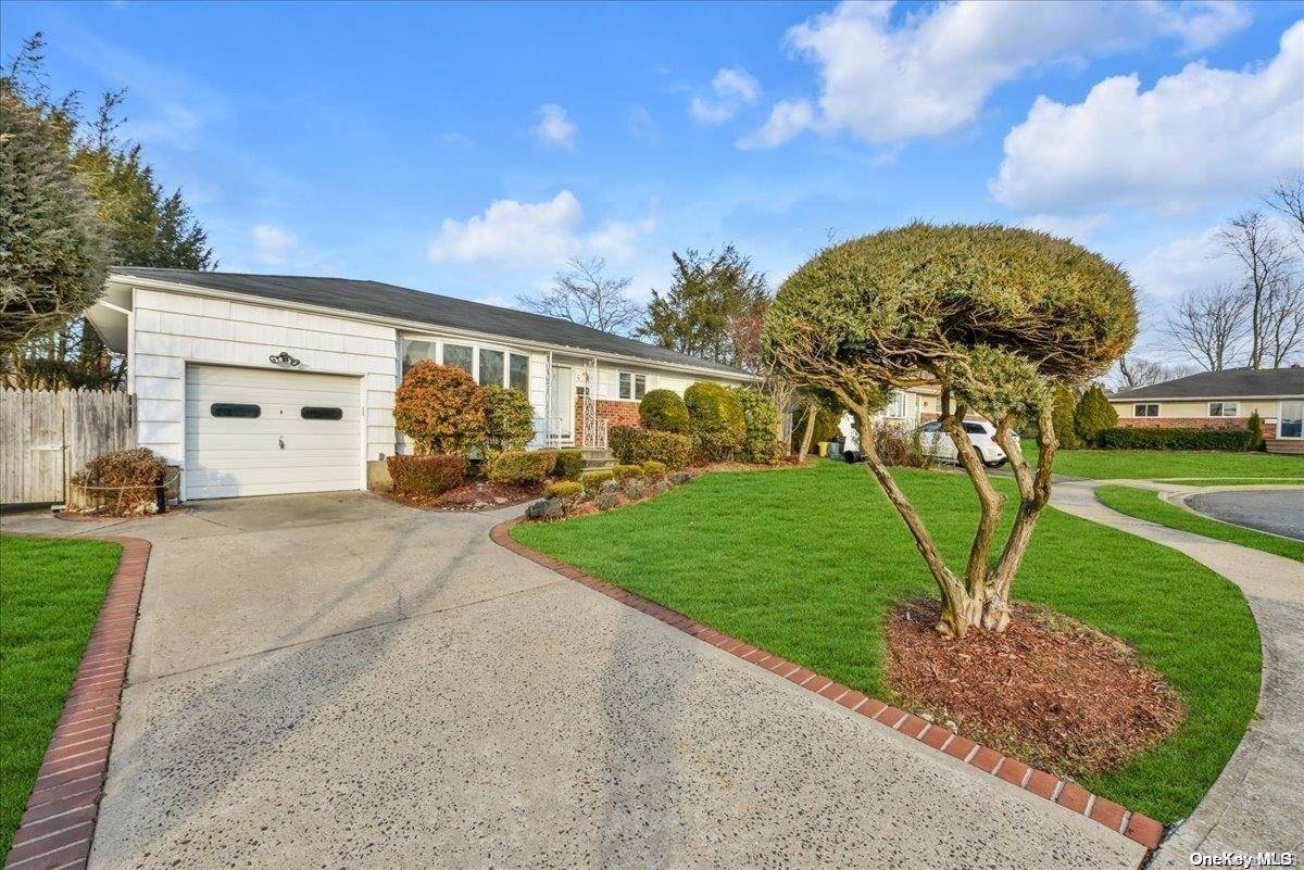 Plainview, NY 11803,4 Benmor CT