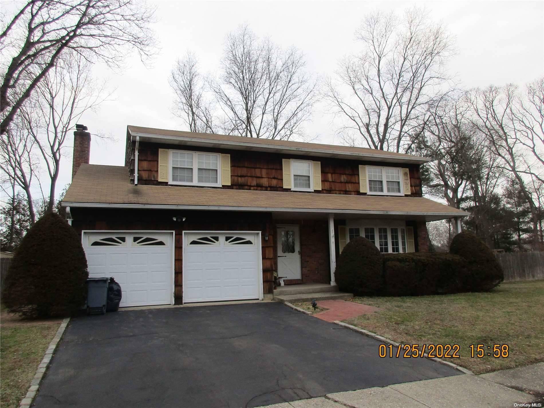 East Northport, NY 11731,4 Colonial CT