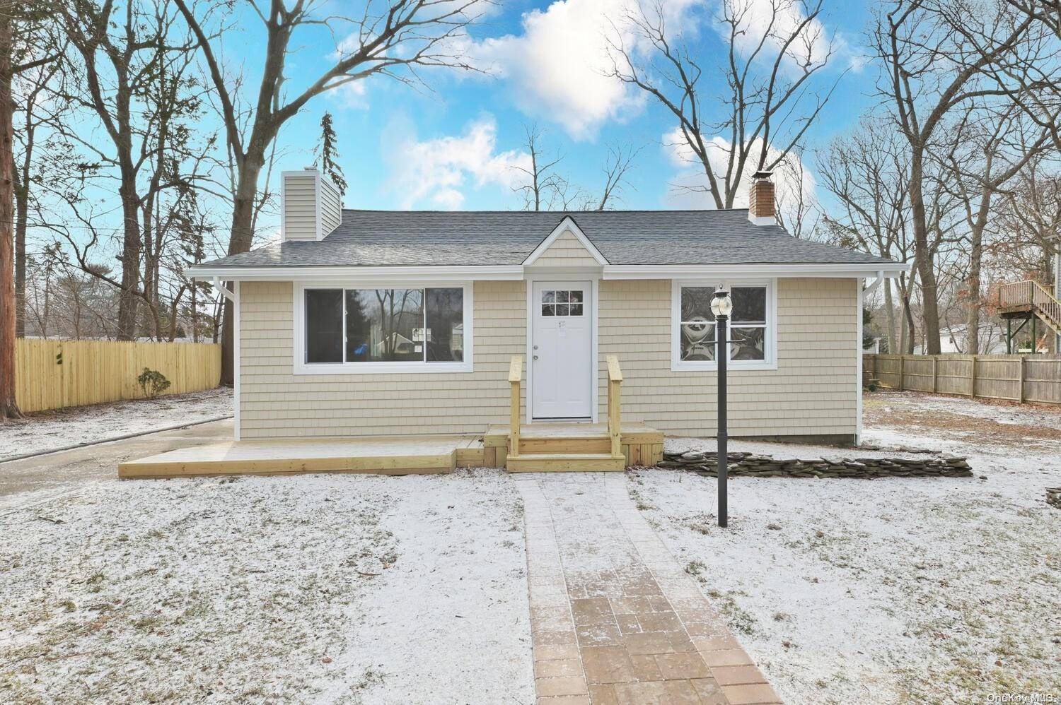 Lake Grove, NY 11755,24 Oak ST
