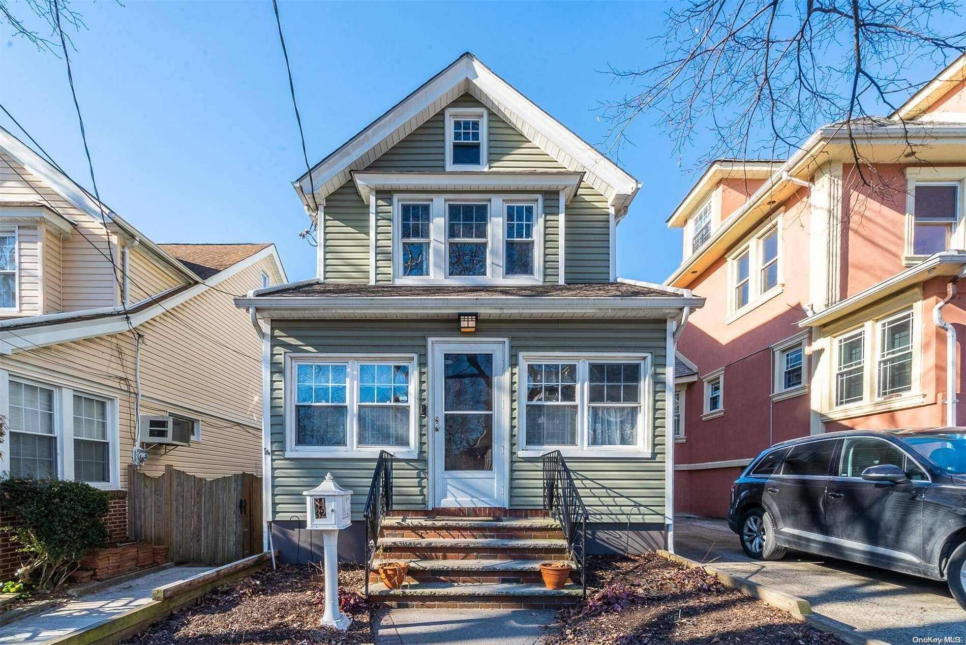 Woodhaven, NY 11421,84-32 86 ST