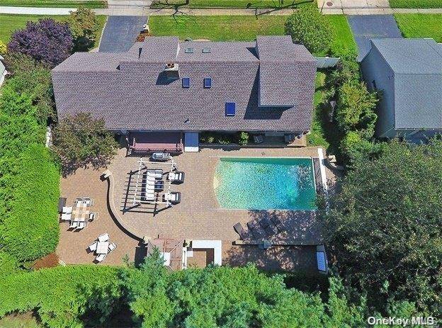 Massapequa Park, NY 11762,98 Harbor LN