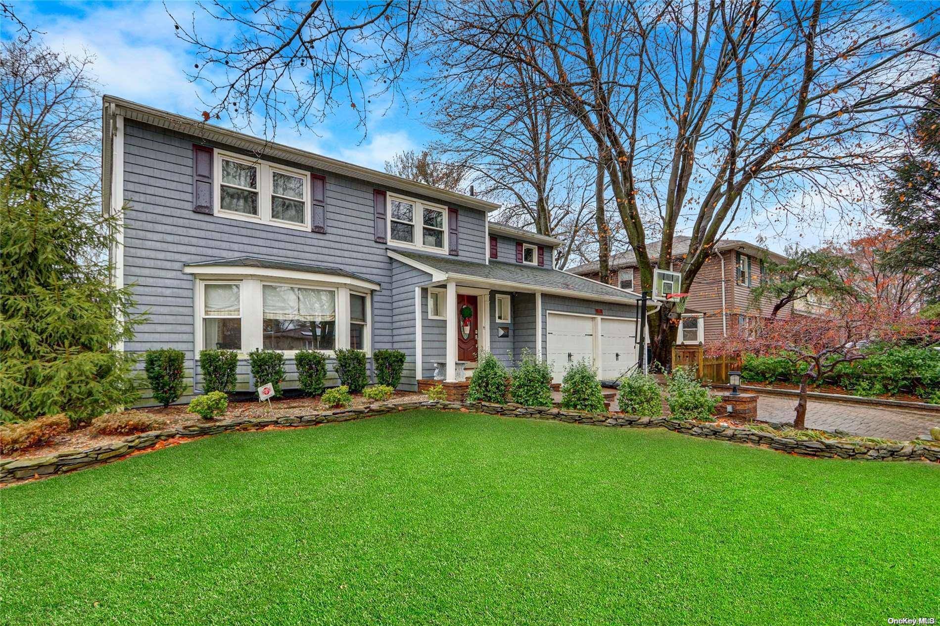 Manhasset Hills, NY 11040,73 Country Village LN