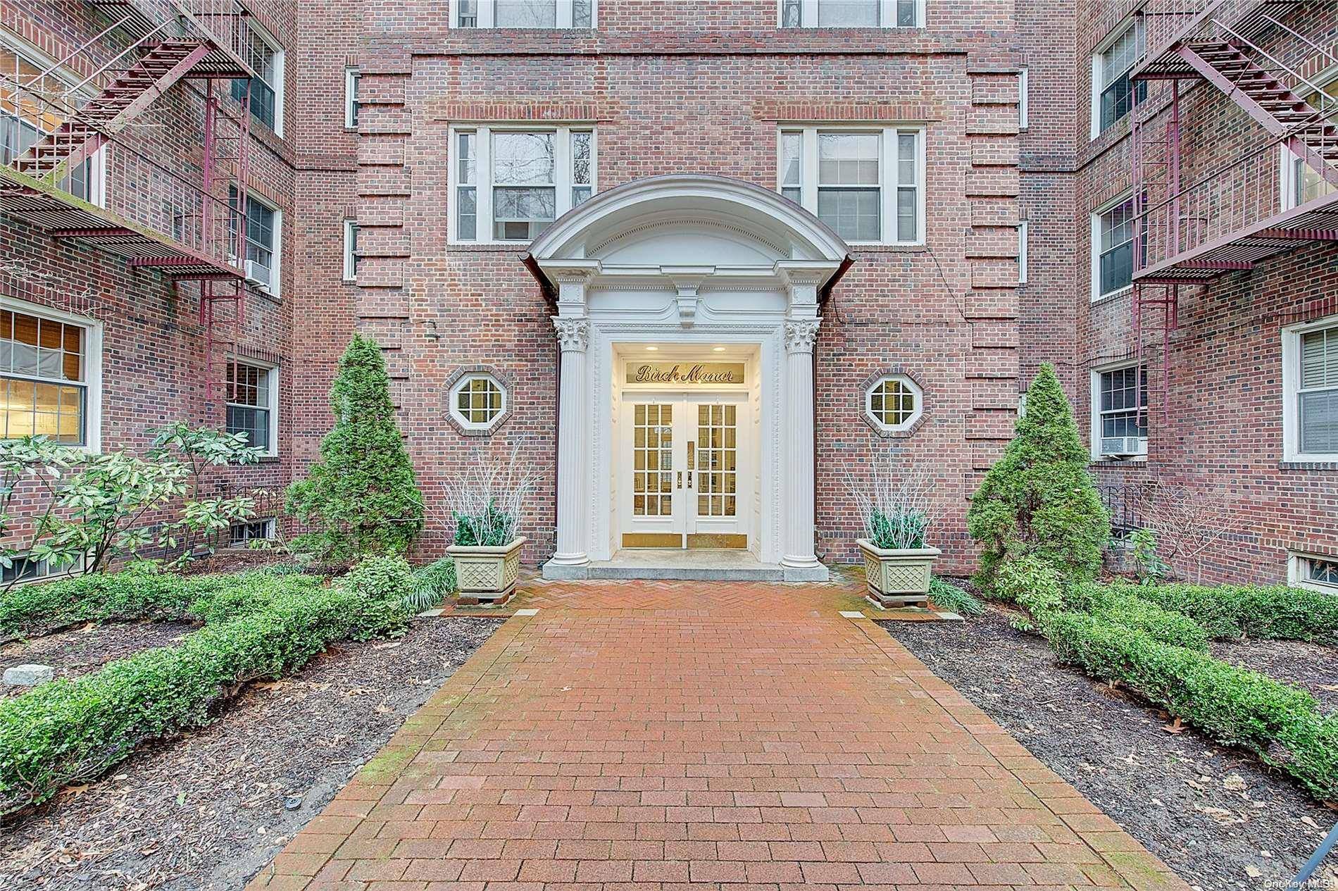 Kew Gardens, NY 11415,117-01 Park Lane South #B1I