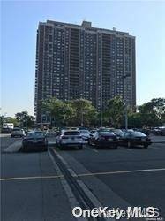Floral Park, NY 11005,269-10 Grand Ctrl Pkwy #14V