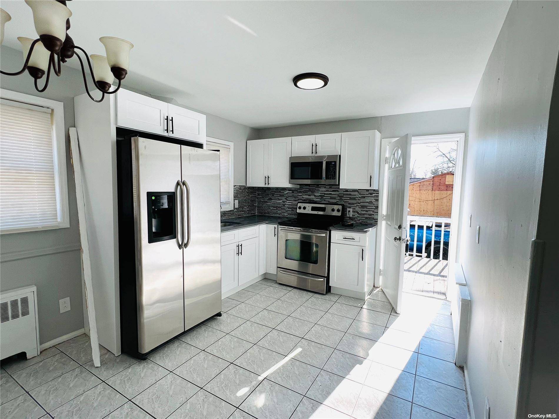 Bay Shore, NY 11706,1715 Heckscher AVE