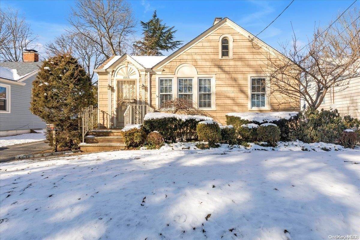 North Baldwin, NY 11510,1866 Lake DR