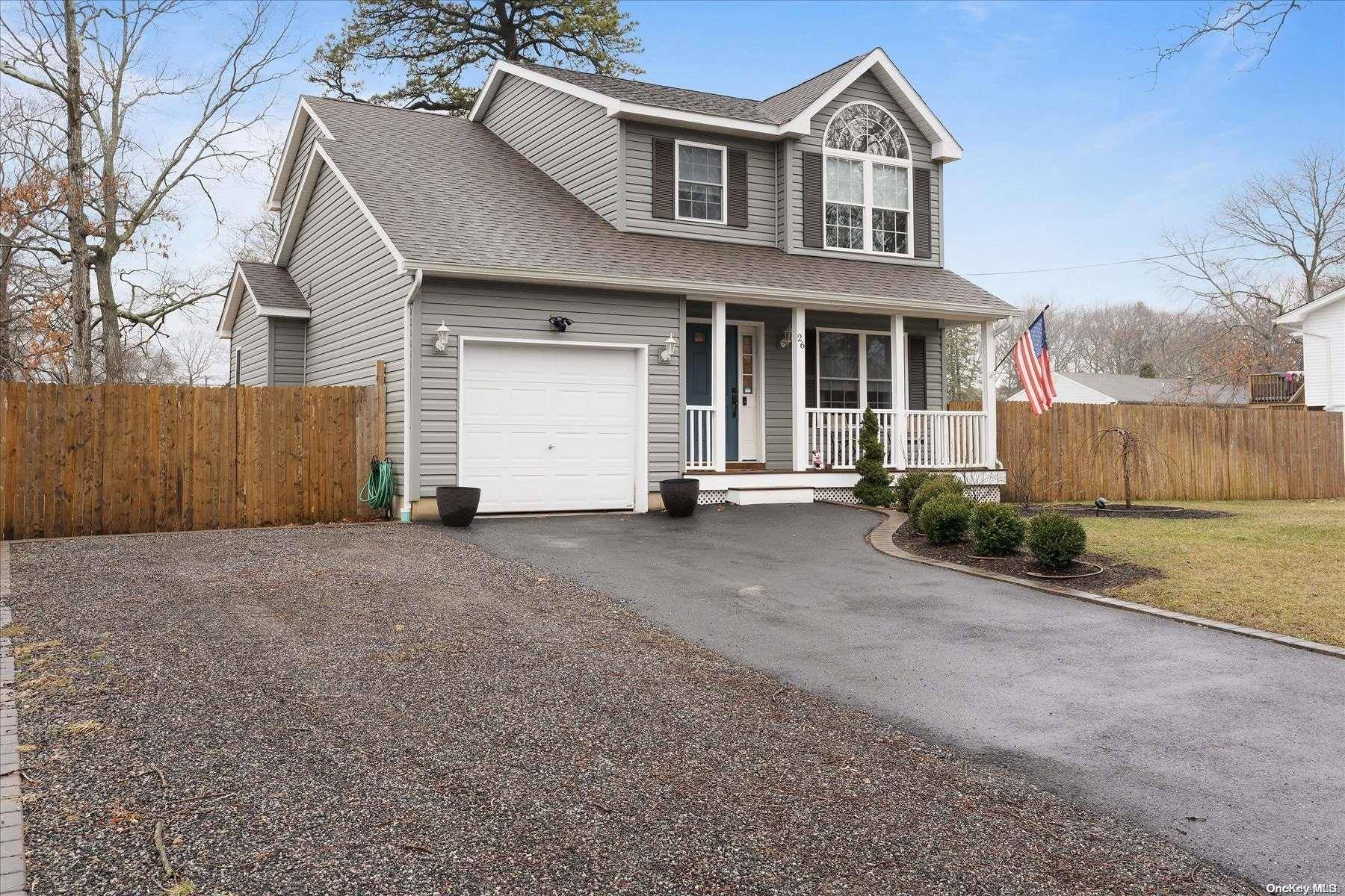 Shirley, NY 11967,26 Heston RD