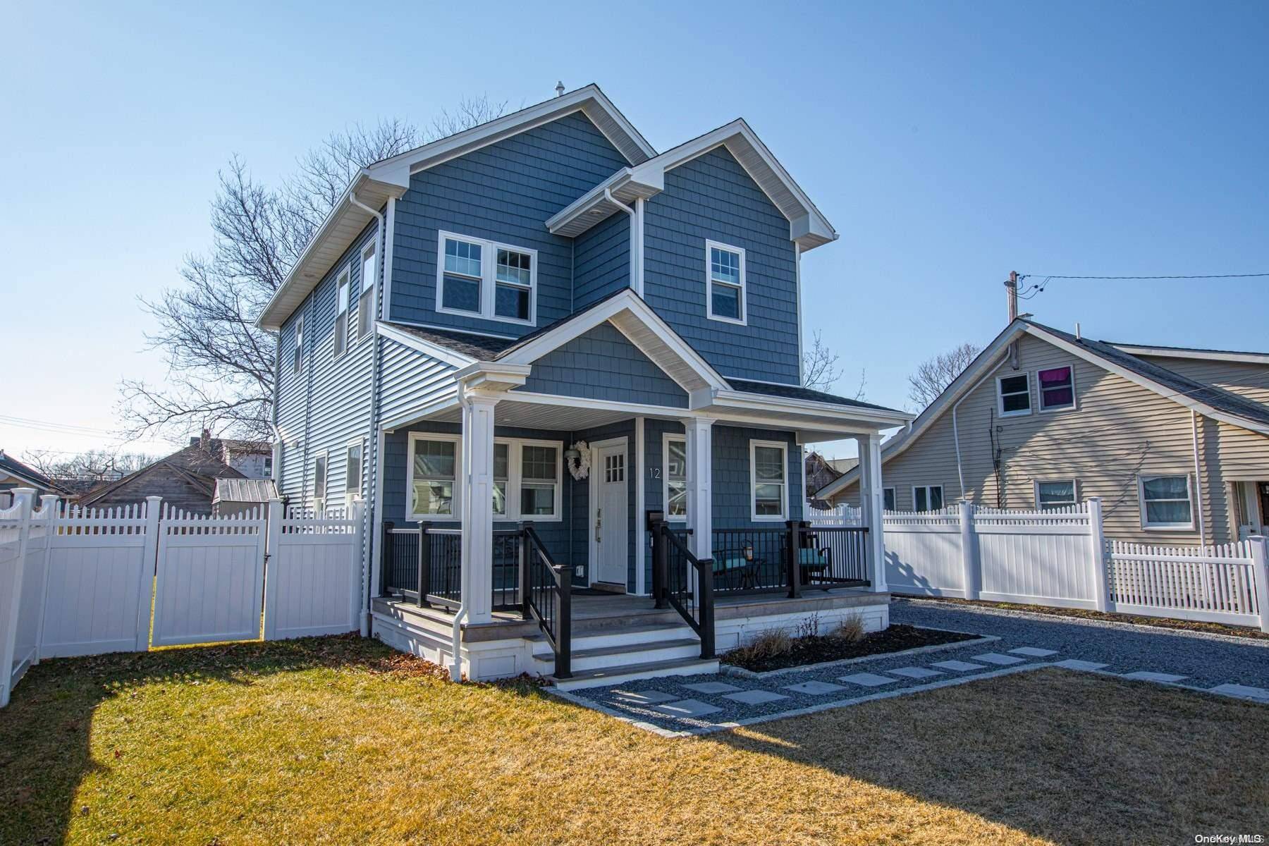 Bay Shore, NY 11706,12 Auburn AVE