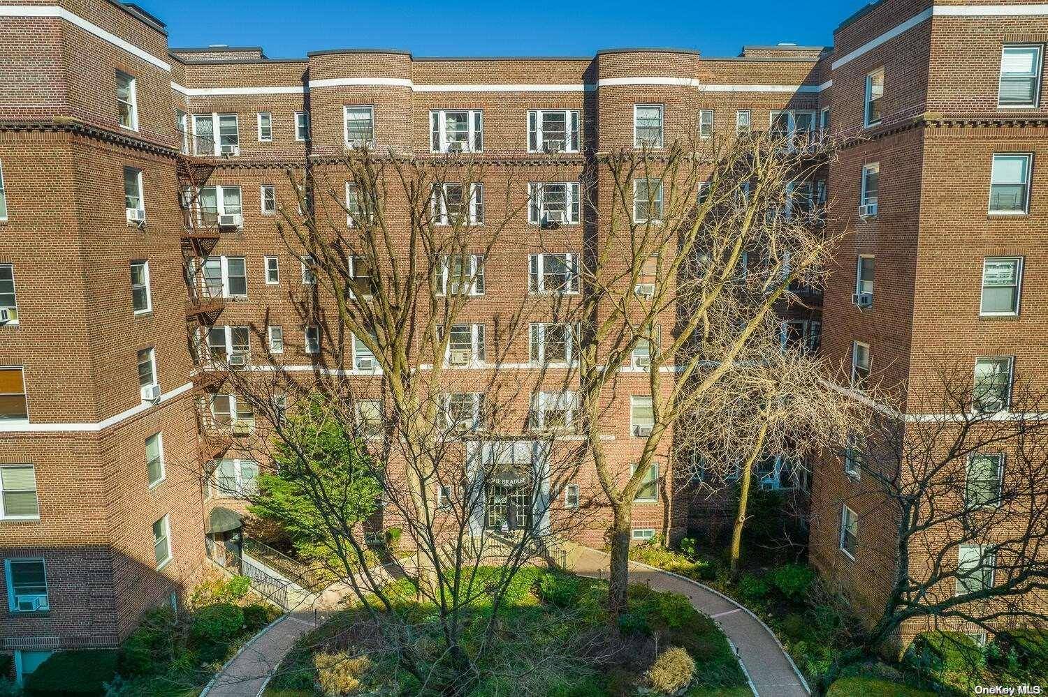 Forest Hills, NY 11375,69-09 108 ST #107