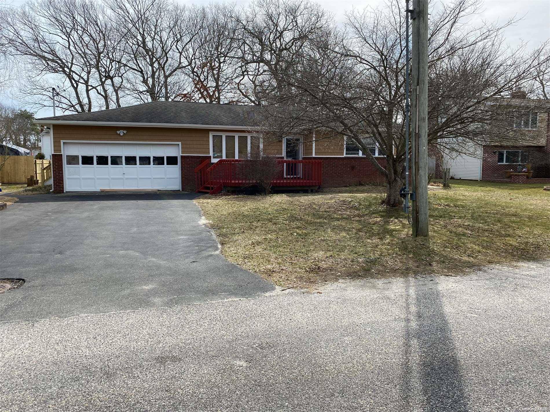 Shirley, NY 11967,56 Westwood DR